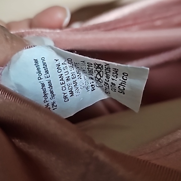 Windsor Rose Gold Gown - Picture 5 of 6